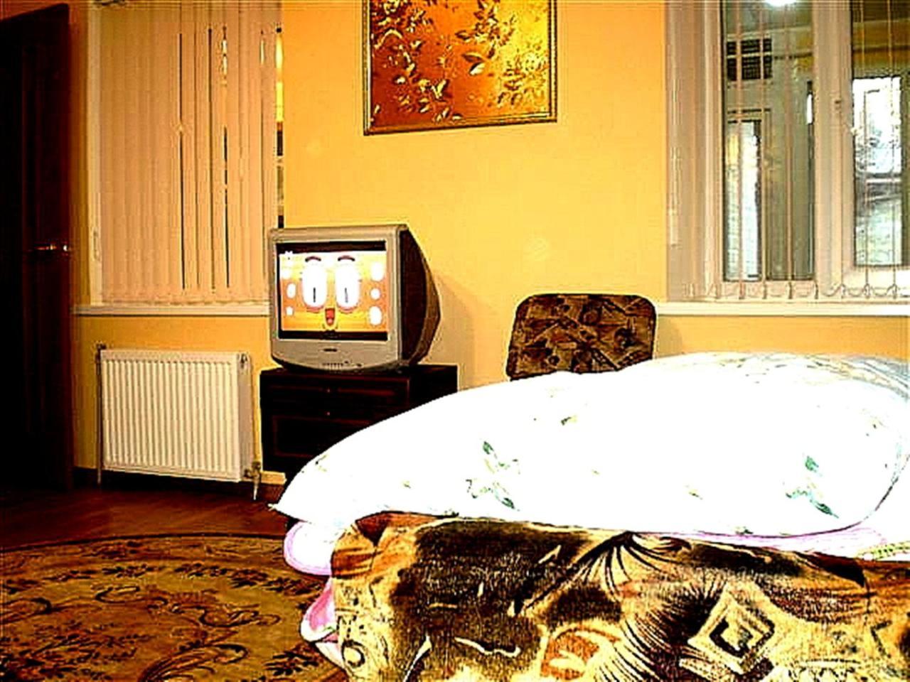 2 ком квартира Соборная-Макарова-Макдональдс 4 дивана WI-FI самый центр Николаева 2 этаж Екстер'єр фото